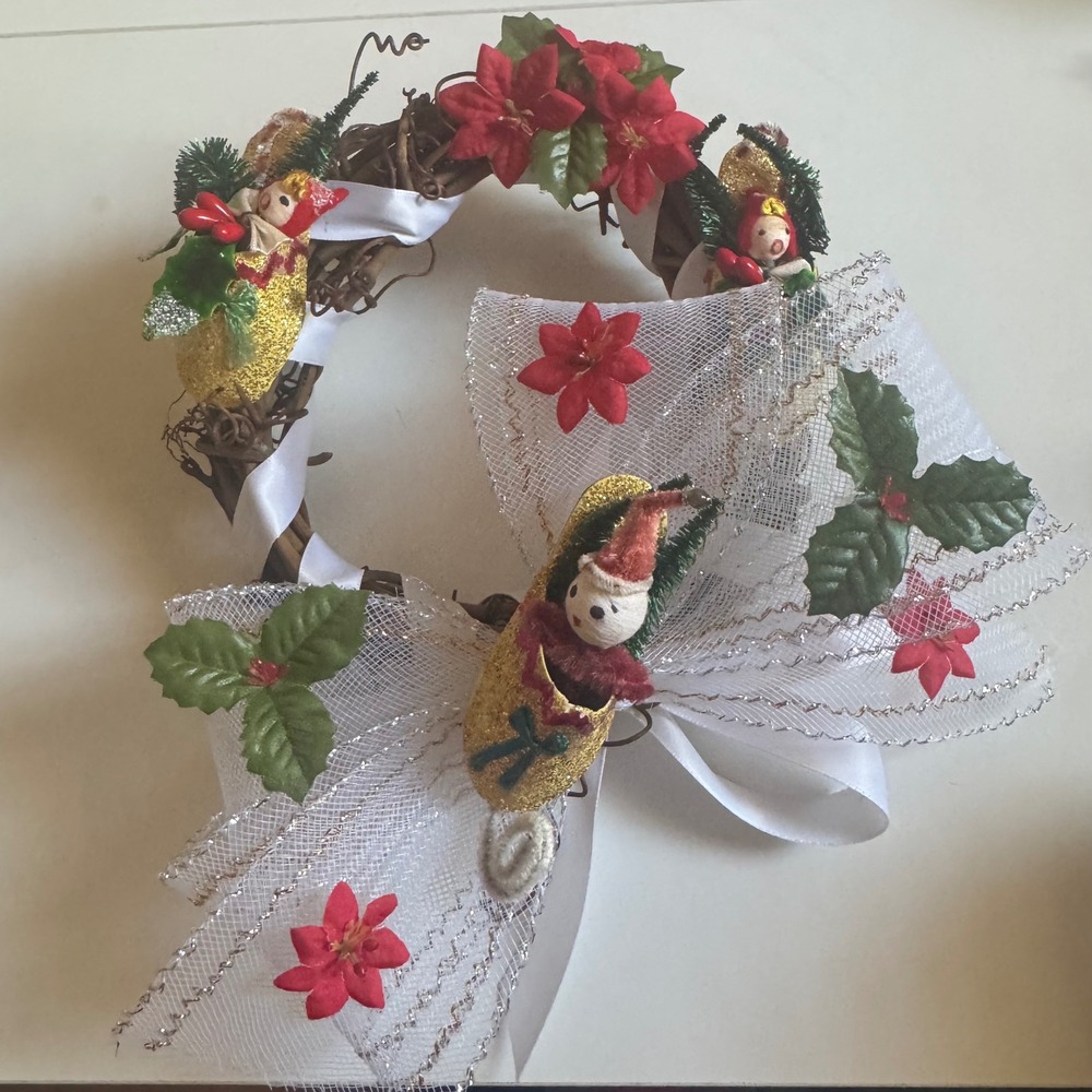 Vintage Christmas Wreath Spun Cotton Figures Japan Glitter Shoes Grapevine 7in